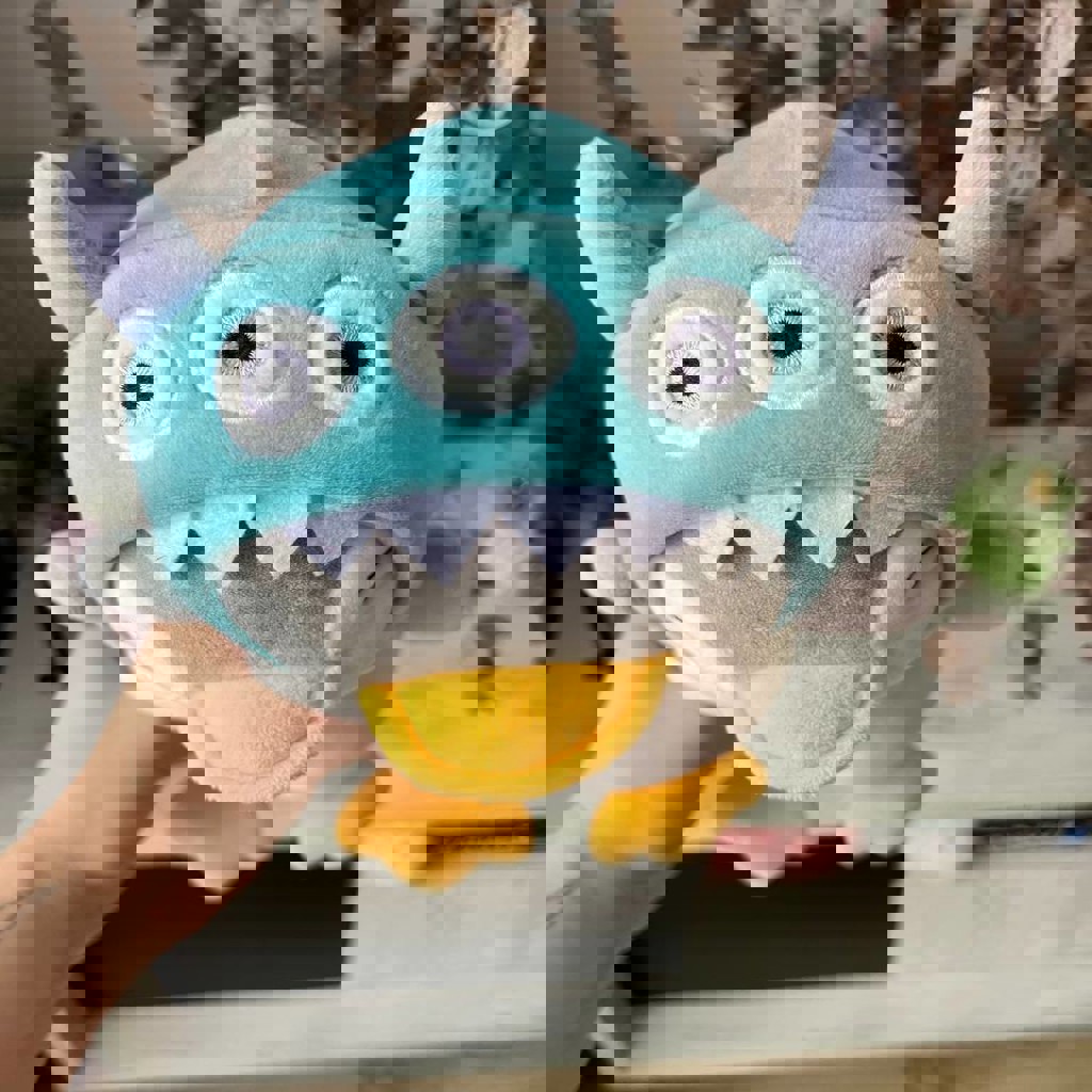 Игрушка пингвин в капюшоне