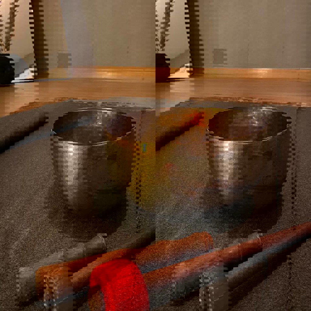 Большая тибетская поющая чаша