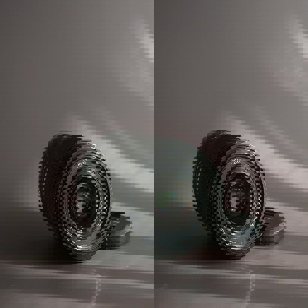 Объектив Sony FE 28mm f2