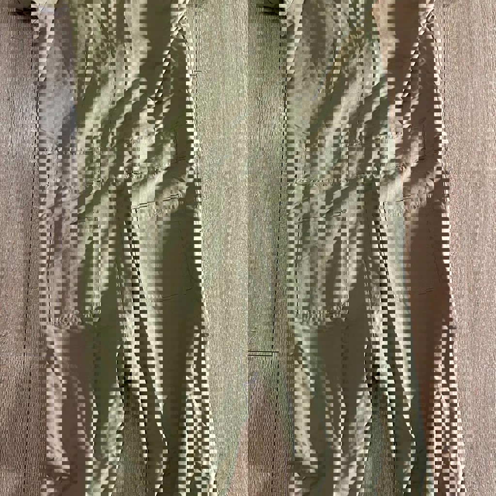 Комбинезон с коротким рукавом