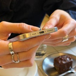 IPhone 15 Pro 256 белый - фото 5