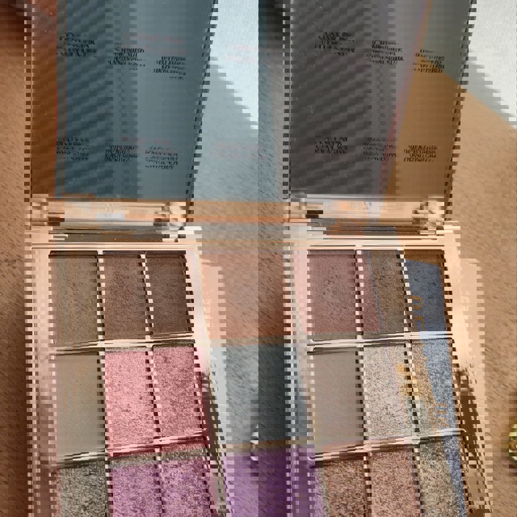 Палетка теней Beautyverse