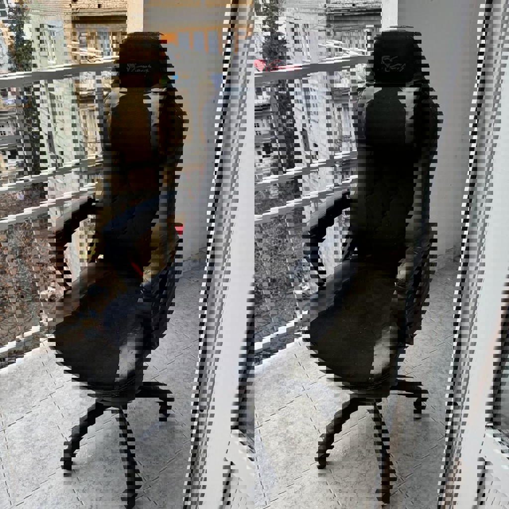 Игровое компьютерное кресло