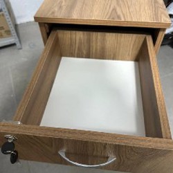 Тумбочка на колёсах - фото 3