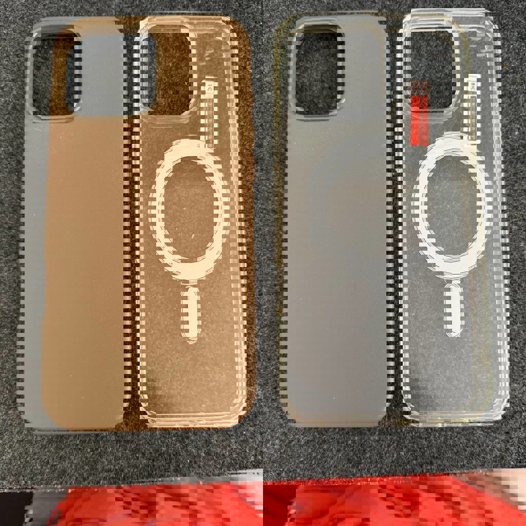 Чехол на iPhone 16 Pro Max