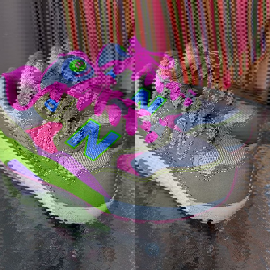 Женские кроссовки New Balance 580