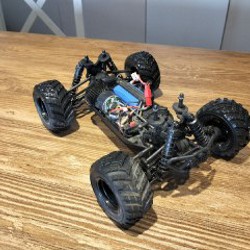 RC машинка на пульте управления - фото 2