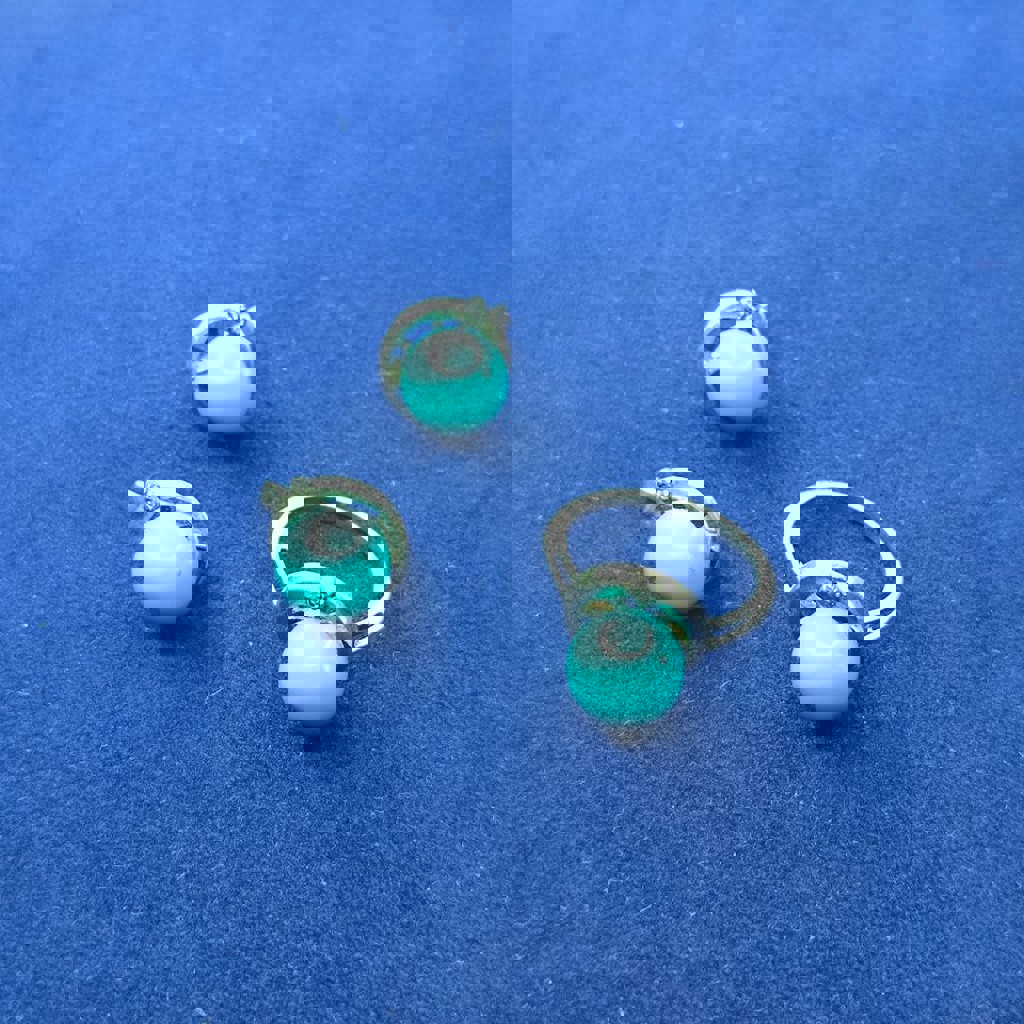 Серьги с английским замком