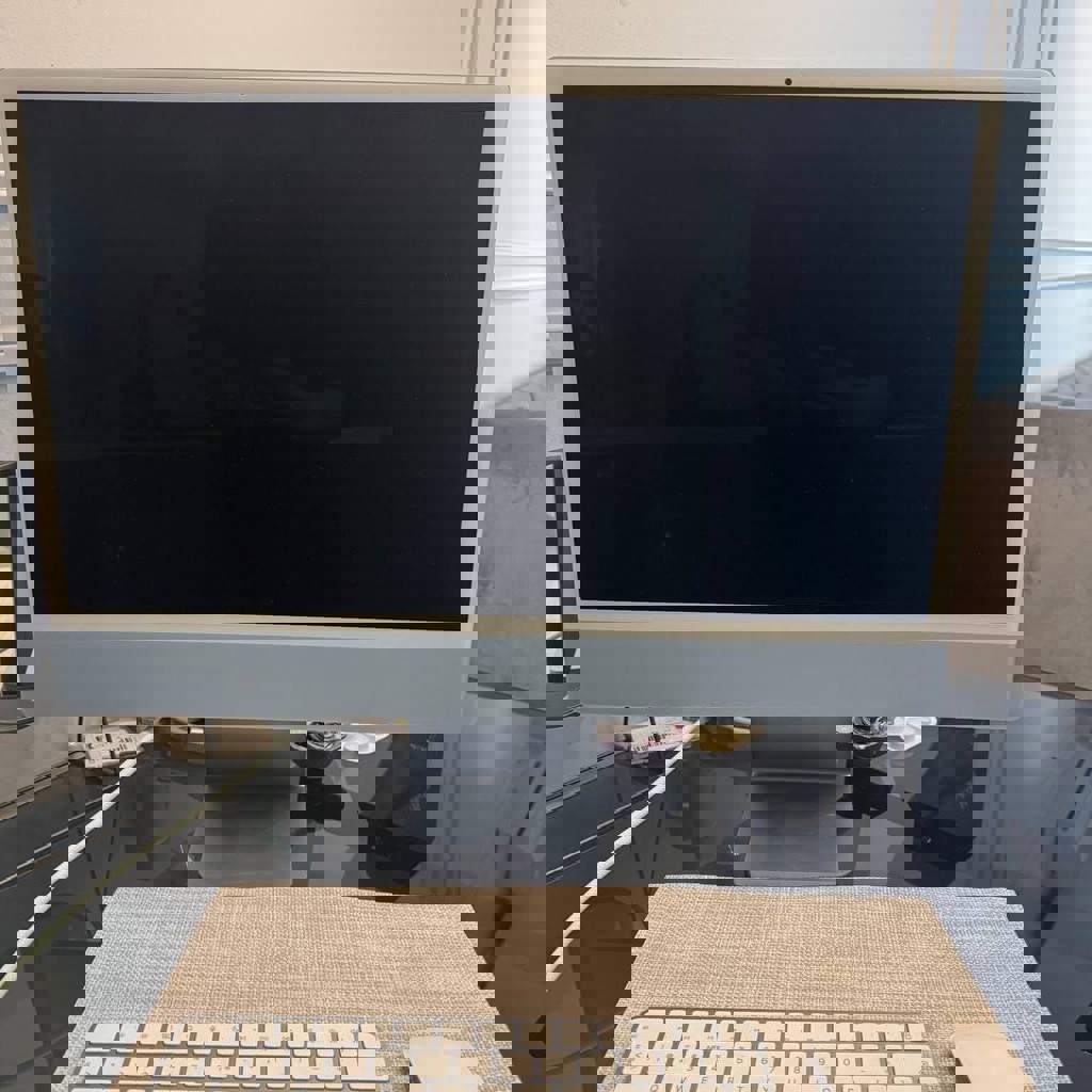 IMac 24' (M3, 8GB / 256GB)