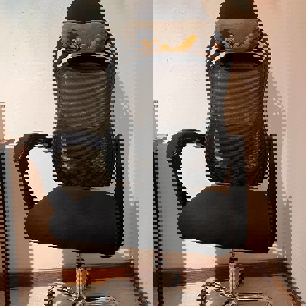 Офисное кресло