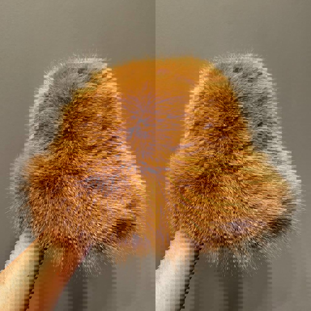 Шапка из искусственного меха (2 шт)