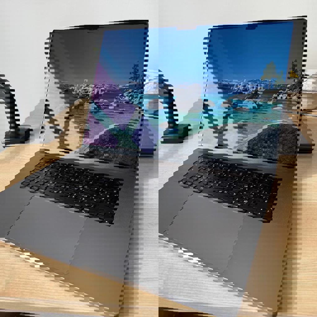 MacBook Pro 16” M2 Pro