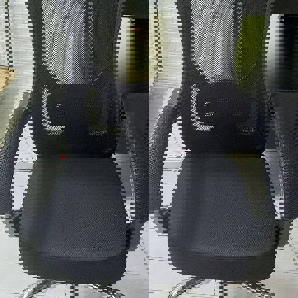 Офисное кресло