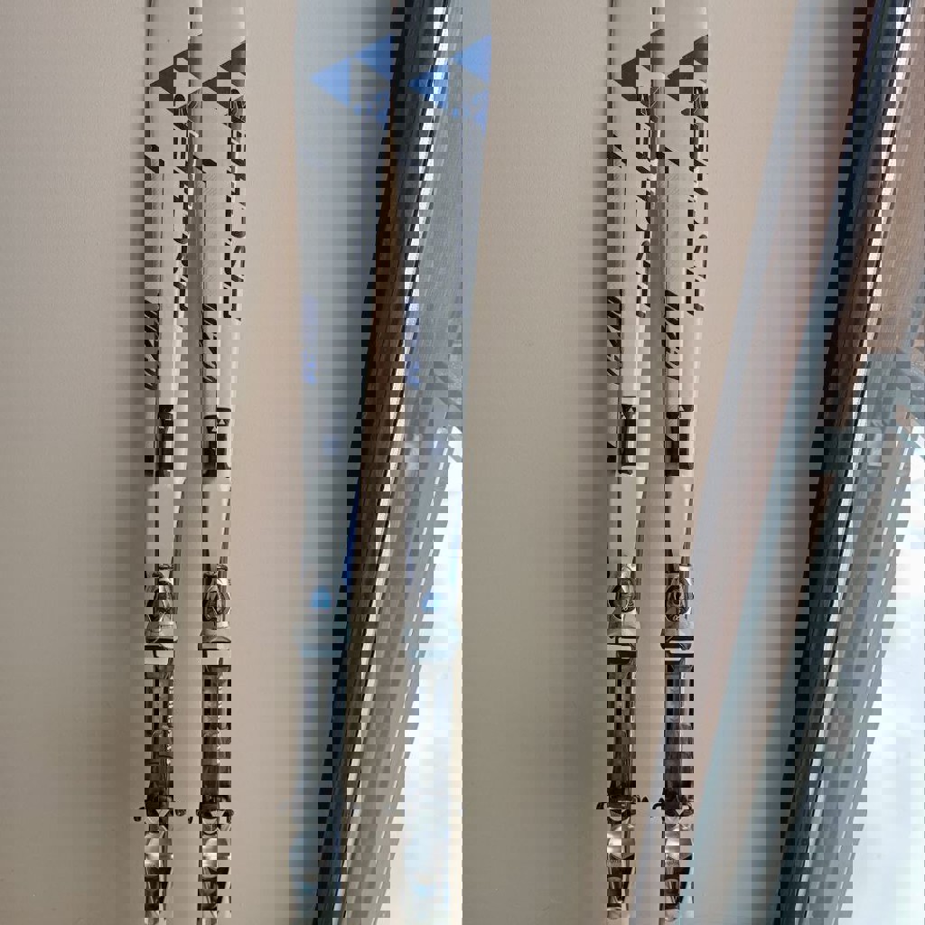 Костюм горнолыжный