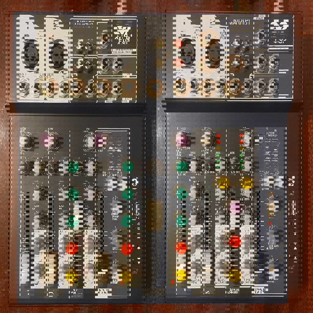 Микшерный пульт