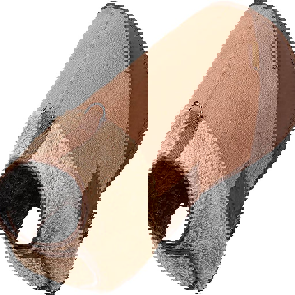 Коричневая теплая попона на собаку