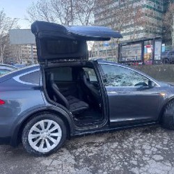 Tesla Model X - фото 5