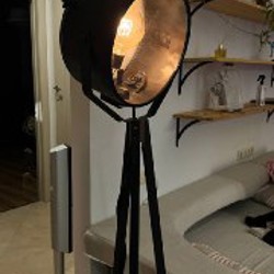 Светильник-торшер на треноге - фото 3