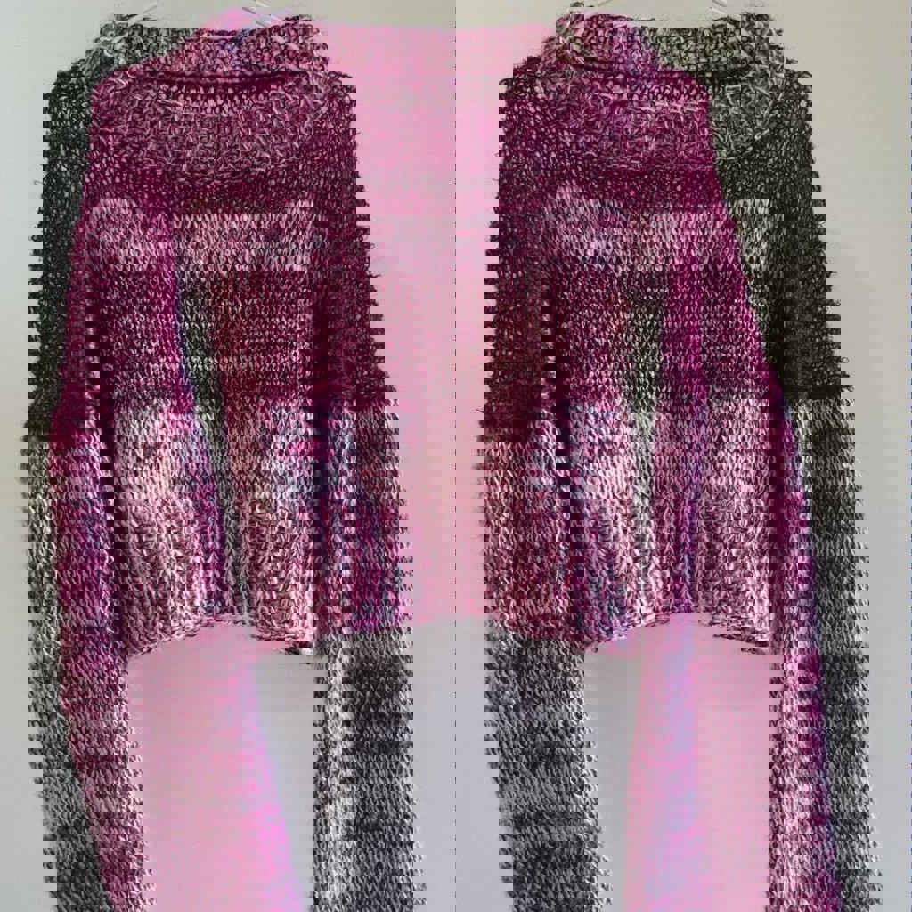 Свитер укороченный