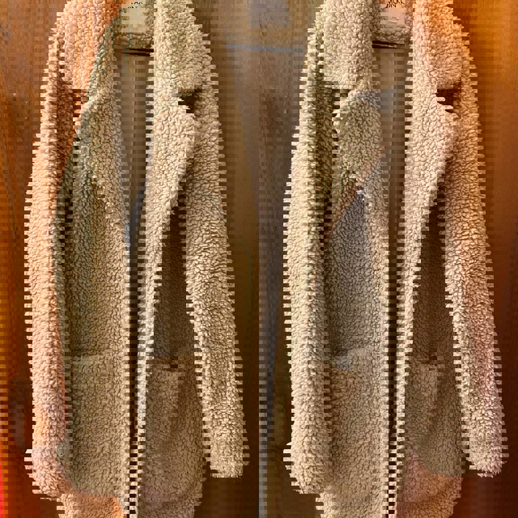 Искусственная «шуба» Monki