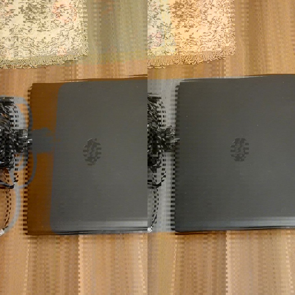 Ноутбук HP 15ay057ur