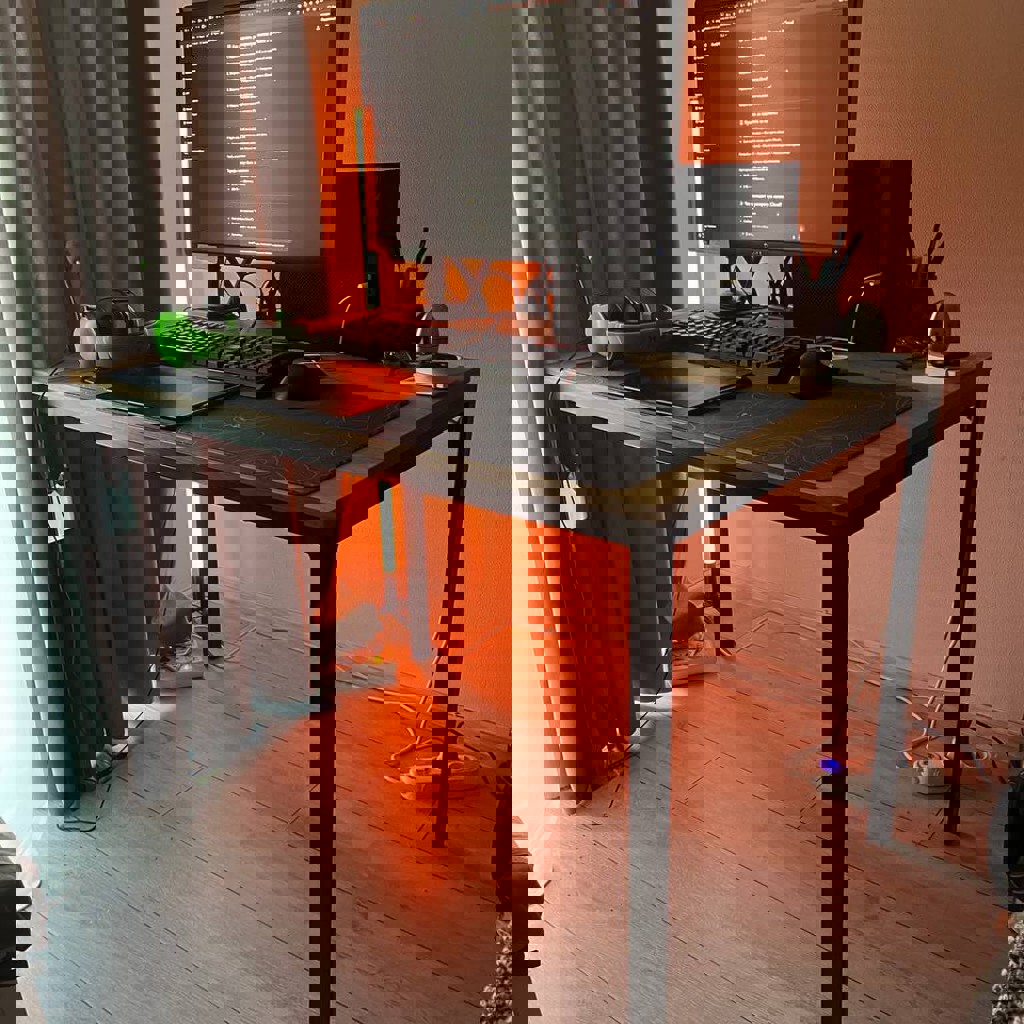 Стол для работы за ПК