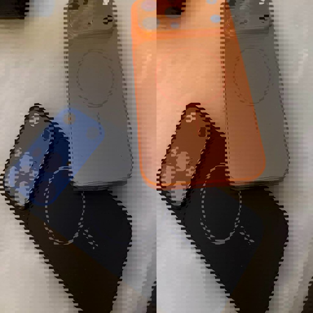 Чехол на iPhone 16 Pro Max