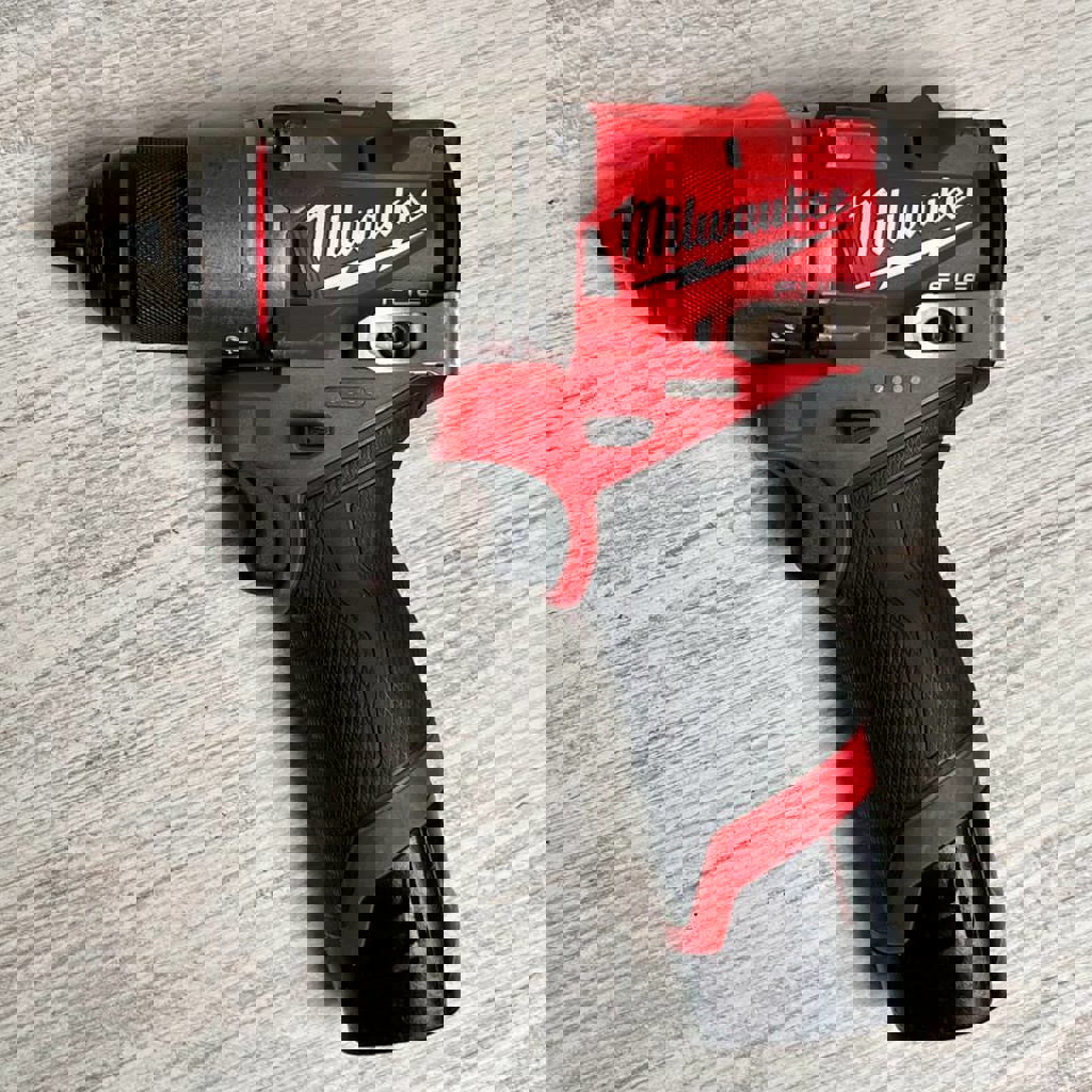 Дрель-шуруповёрт Milwaukee M12 FUEL 3404