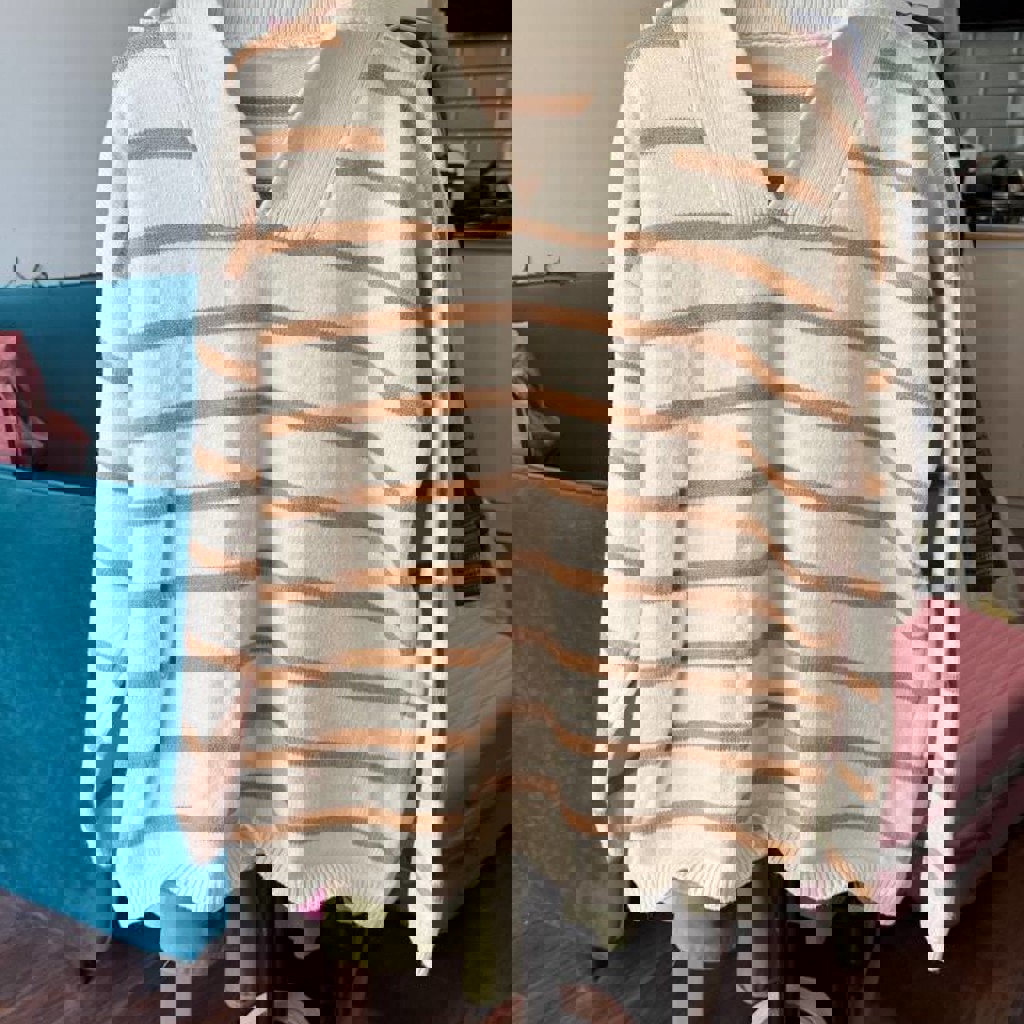 Свитер с воротом