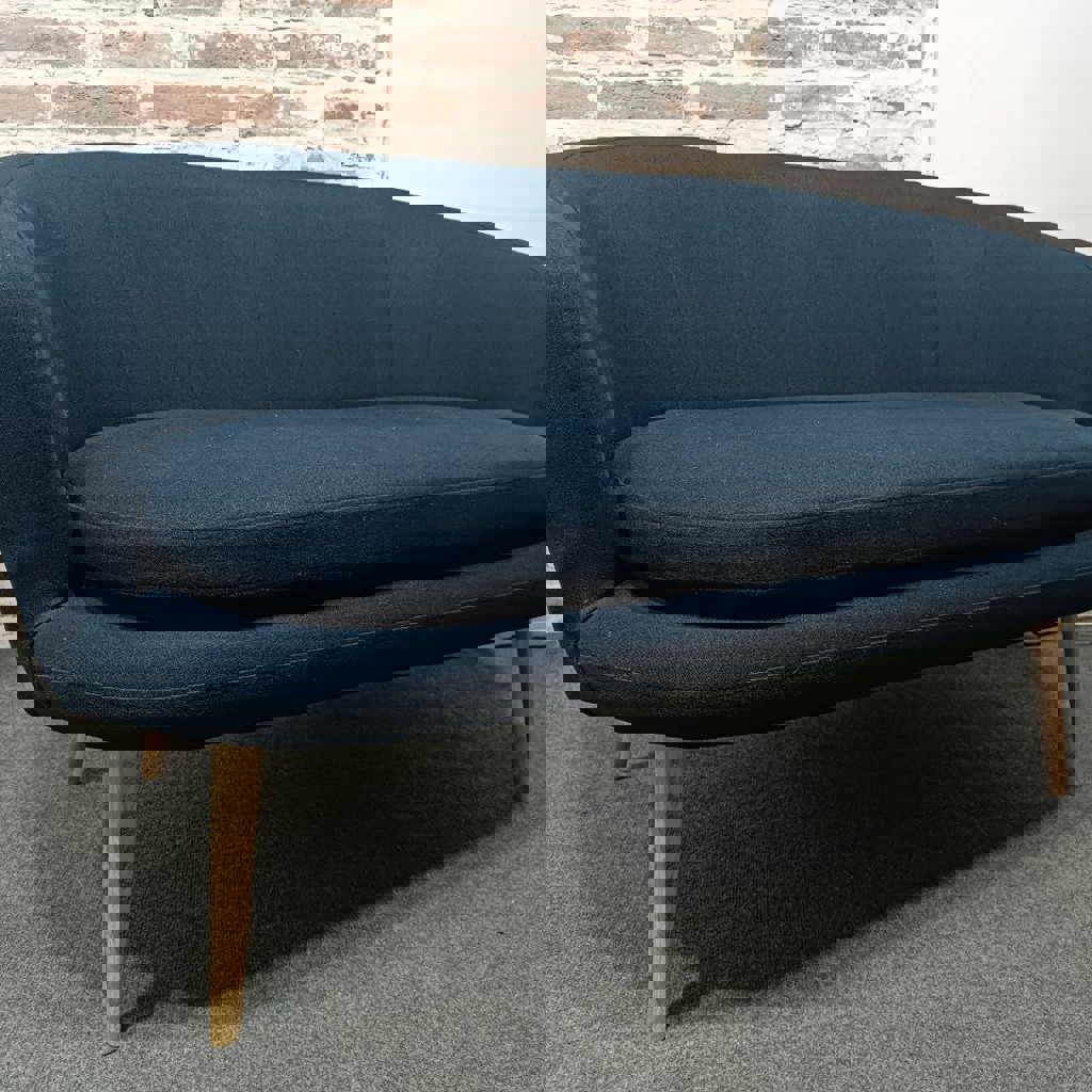 Диван двухместный