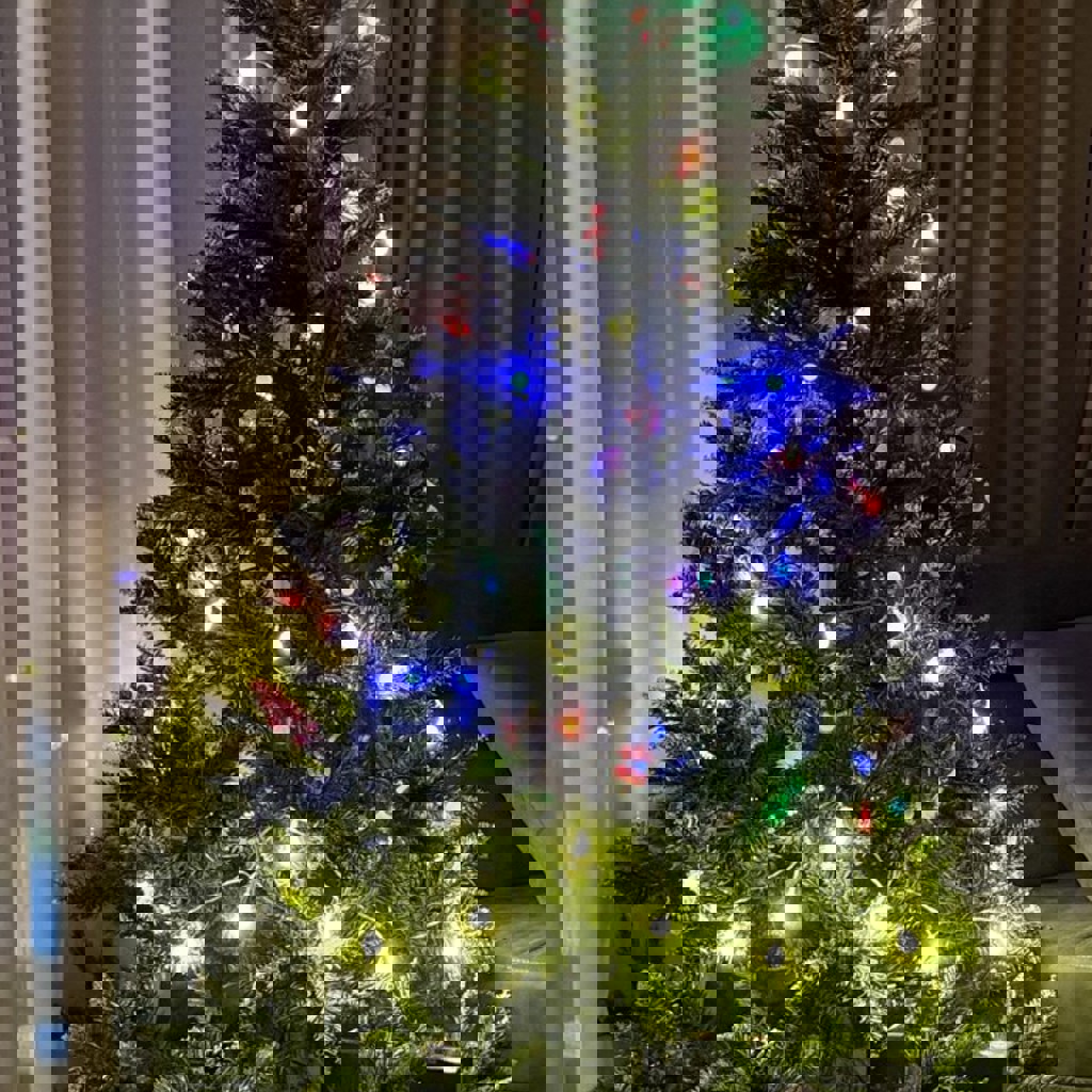 Елка с гирляндой