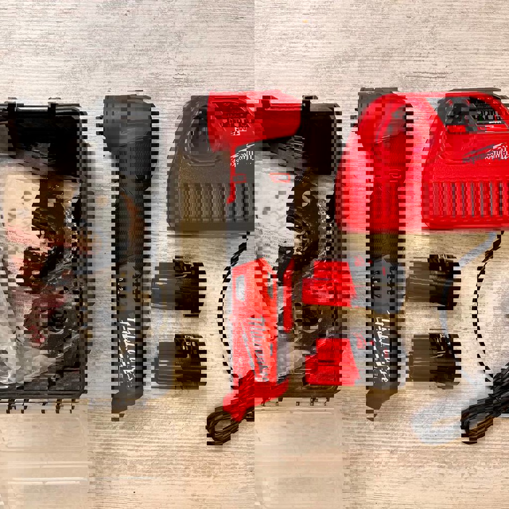 Зарядное устройство M12