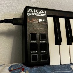 AKAI PRO LPK25 - фото 4