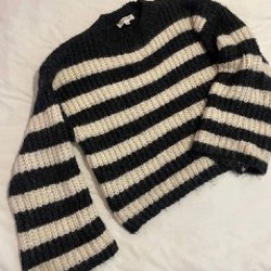 Бежевая кофта с орнаментом - фото 1