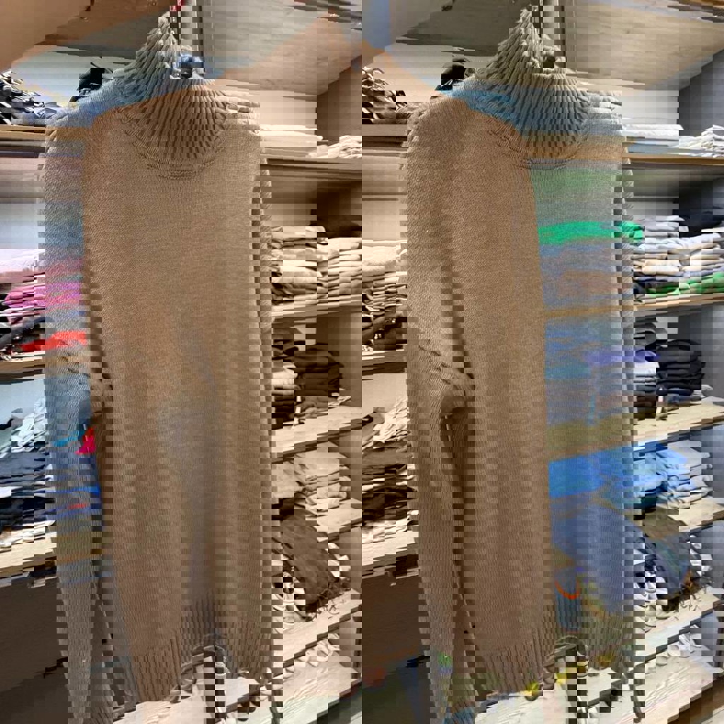 Свитер из шерсти мериноса