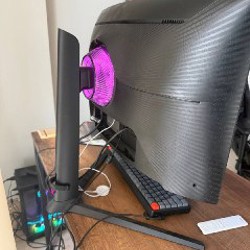 Samsung Odyssey G6 - фото 2