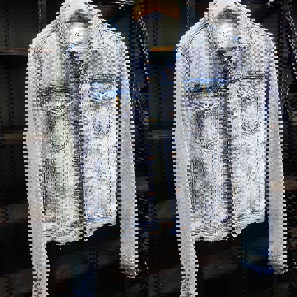 Джинсовая куртка