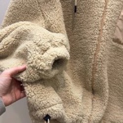 Женский бомбер из искусственного меха - фото 3