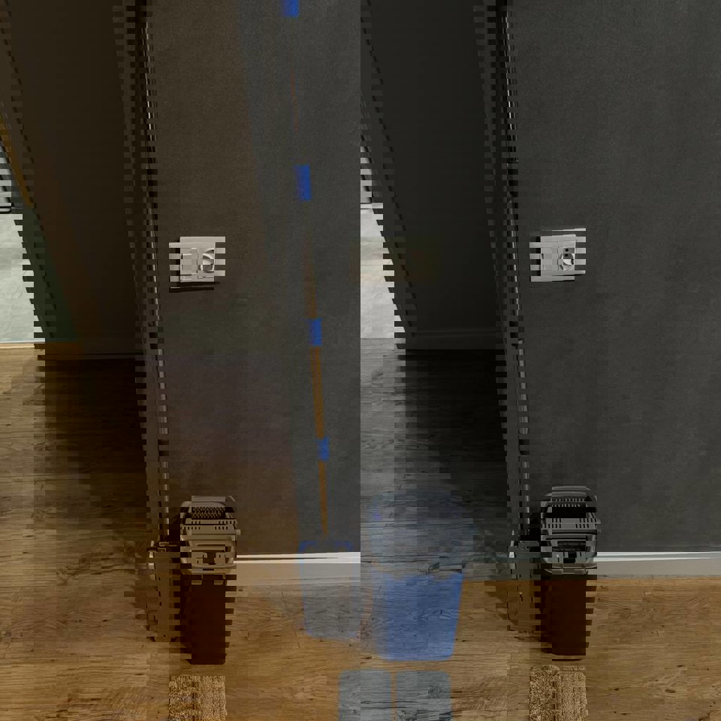 Ведро и швабра для мытья полов