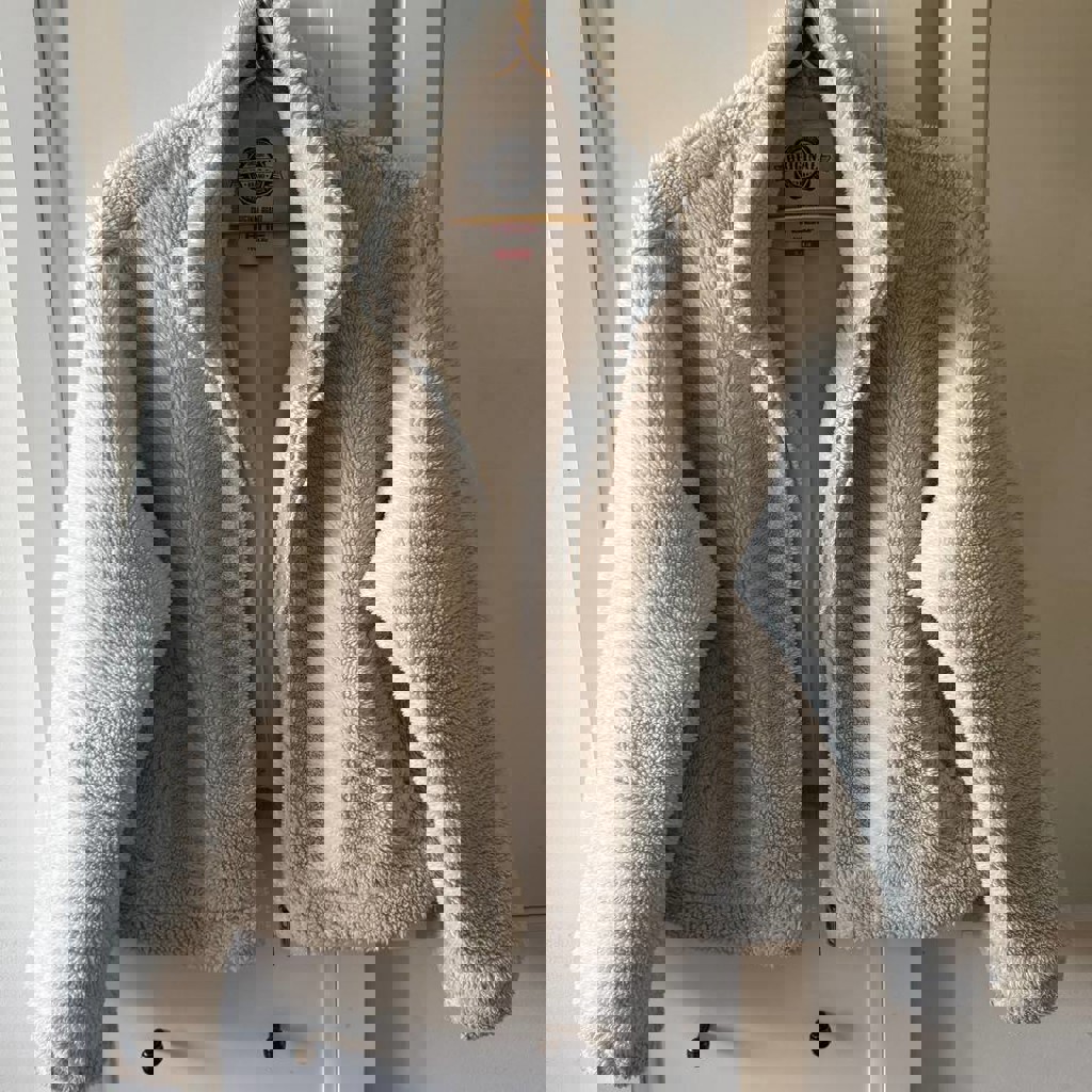 Бомбер овечка белая