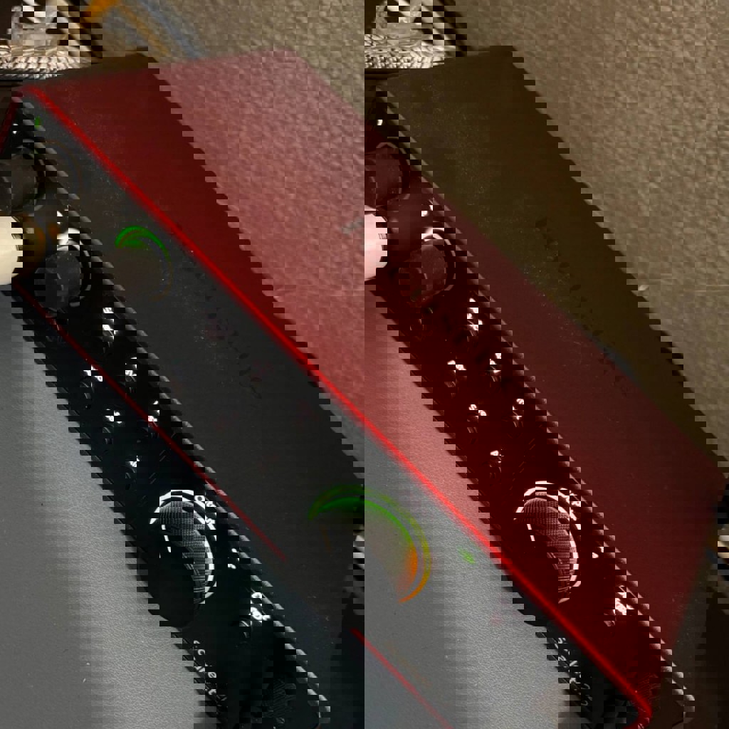 Звуковая карта Focusrite Scarlett 2i2