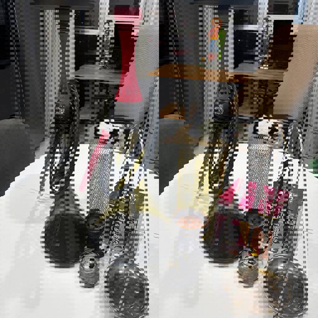 Елка и новогодние игрушки