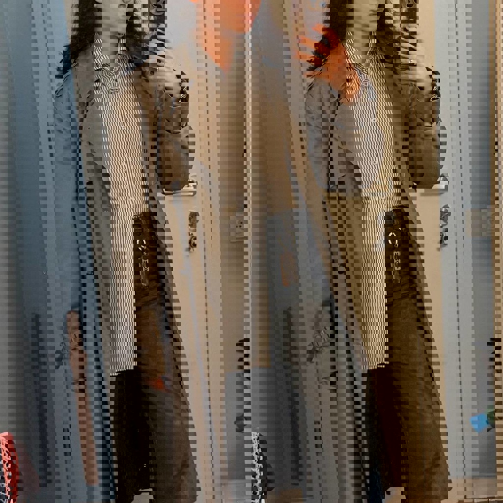 Рубашка в тонкую коричневую полоску