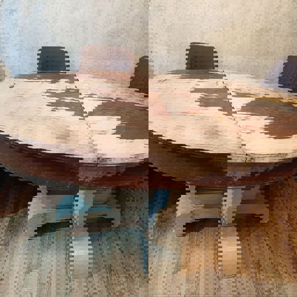 Старый стол