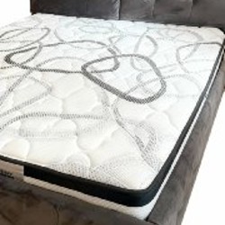 Двуспальная кровать с матрасом - фото 2