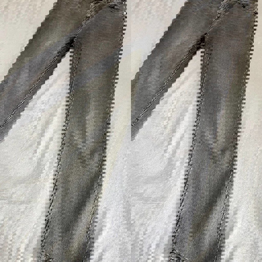 Серые женские джинсы