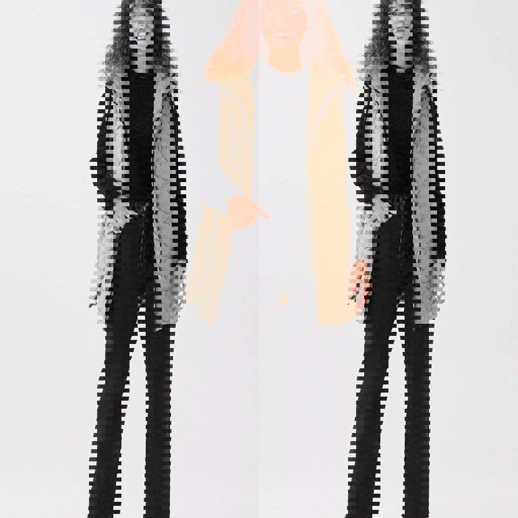 Удлиненная утепленная жилетка