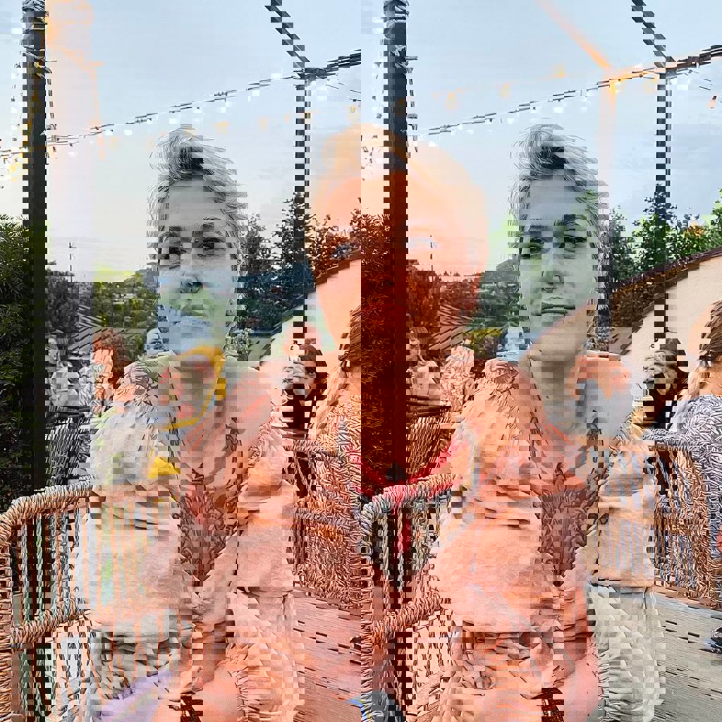 Розово-пудровое платье