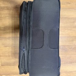 Чемодан - фото 2