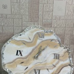 Часы из эпоксидной смолы - фото 2